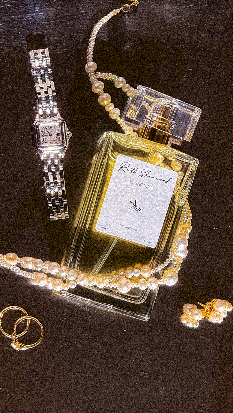 Packaging parfum Ruth Sherwood en mise en scène premium